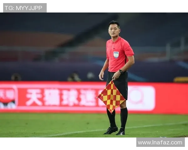 中国足球裁判历史性突破首次执法世界杯预选赛展现国际赛场新风貌 中国足球裁判历史性突破首次执法世界杯预选赛展现国际赛场新风貌