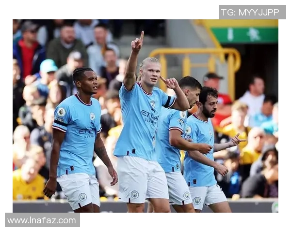 曼城球迷泪洒赛场 夺冠瞬间温情回顾展现无尽荣耀与拼搏